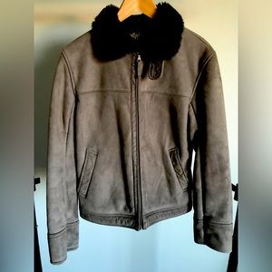 UNIQLO Faux Shearling Jacket-Taupe 

Women’s size small (S)